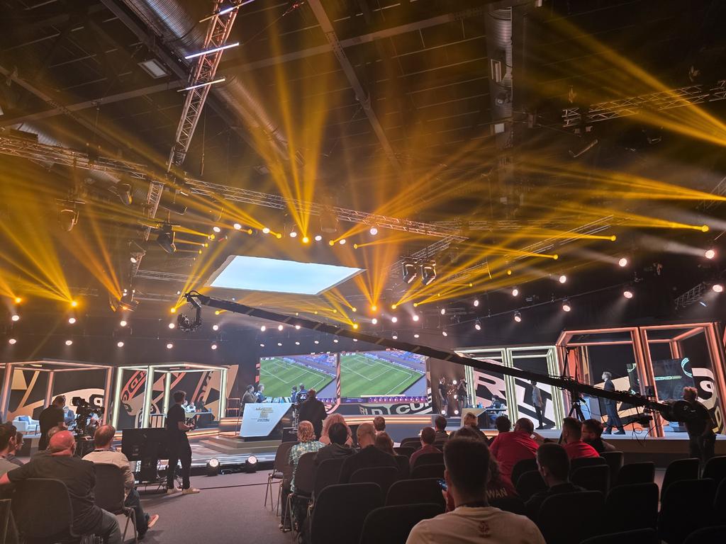 Absolutely sensational set-up for the <a href="/FIFAe/">FIFAe</a> <a href="/FootballManager/">Football Manager</a> World Cup in Liverpool! Hats off to <a href="/milesSI/">Miles Jacobson 💙</a>, Rich &amp; the whole #FM team for delivering an amazing event. Was great to catch-up with so many familiar faces!