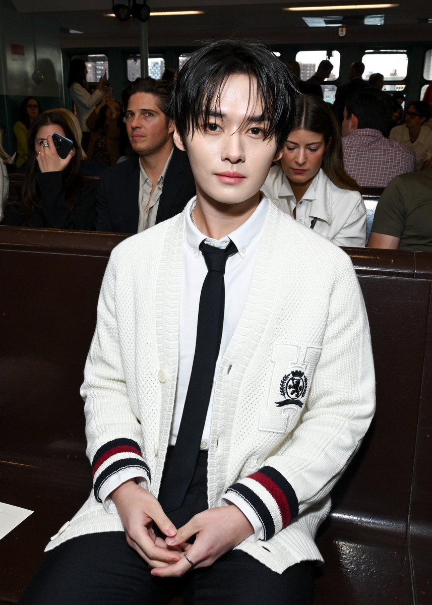 sunaleeknowonly's tweet photo. 240908 
LEE KNOW AT TOMMY HILFIGER SS25 

The press raw pic

#LeeKnow #StrayKids 
#LEEKNOWxTommyHilfigerSS25 
#TommyHilfiger https://t.co/sK8gyalrER