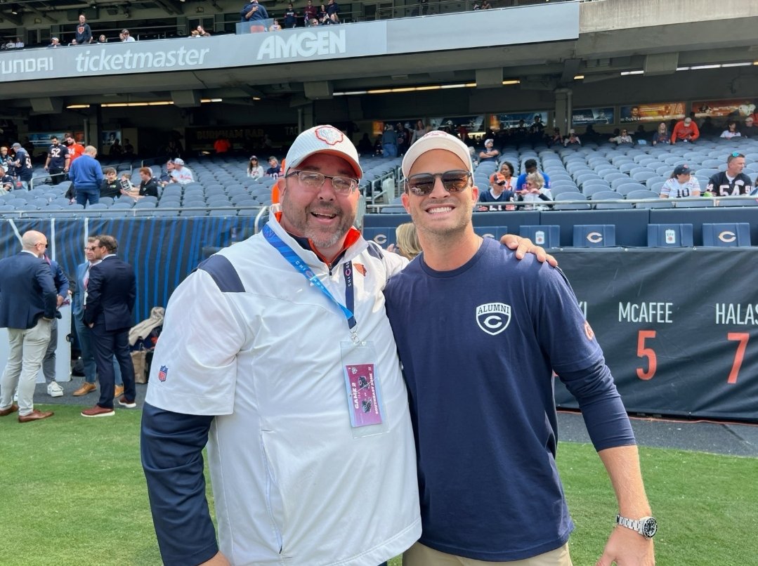 NickStiglic's tweet photo. Sideline passes have their perks!! One of them you never know who you'll bump into.
Great to bump into one of my faves when he was w/us, @marcmariani
Marc was always such a class act!! Glad to see him & meet his lovely wife Carly!!
A pair he gave me back in 2015!!
#StillGotEm https://t.co/jh08tioiy7