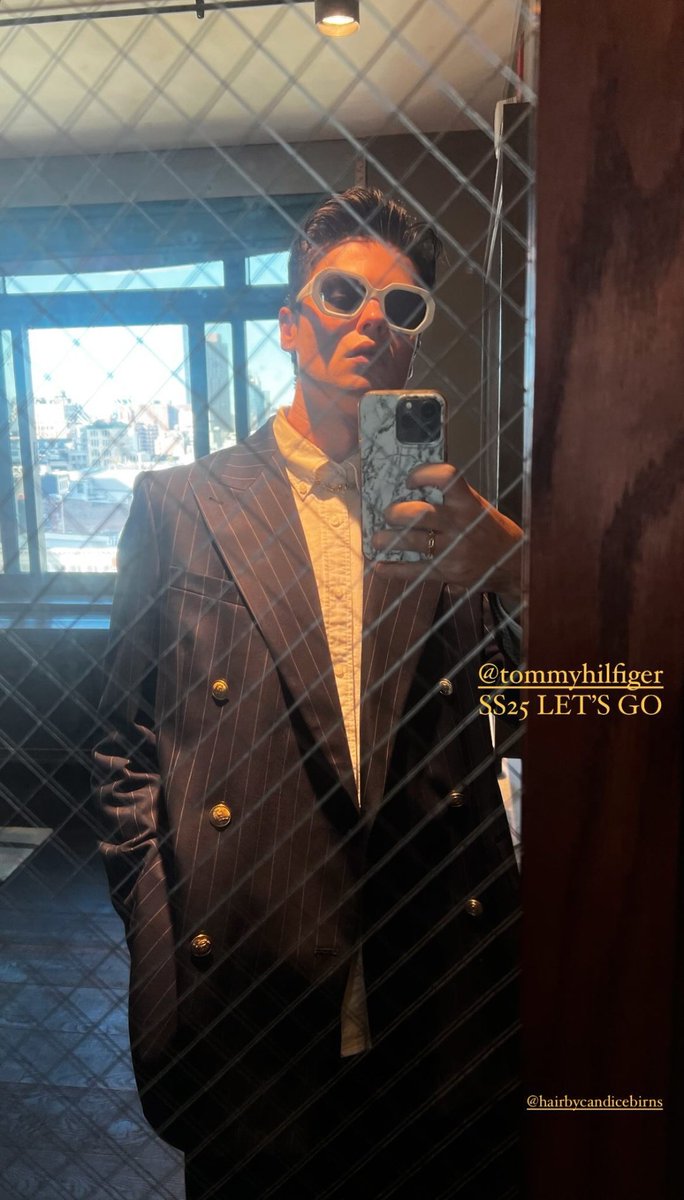 archivemallard's tweet photo. felix mallard being the most beautiful man alive!! felix at new york fashion week 2024 https://t.co/CjkukrYp7o
