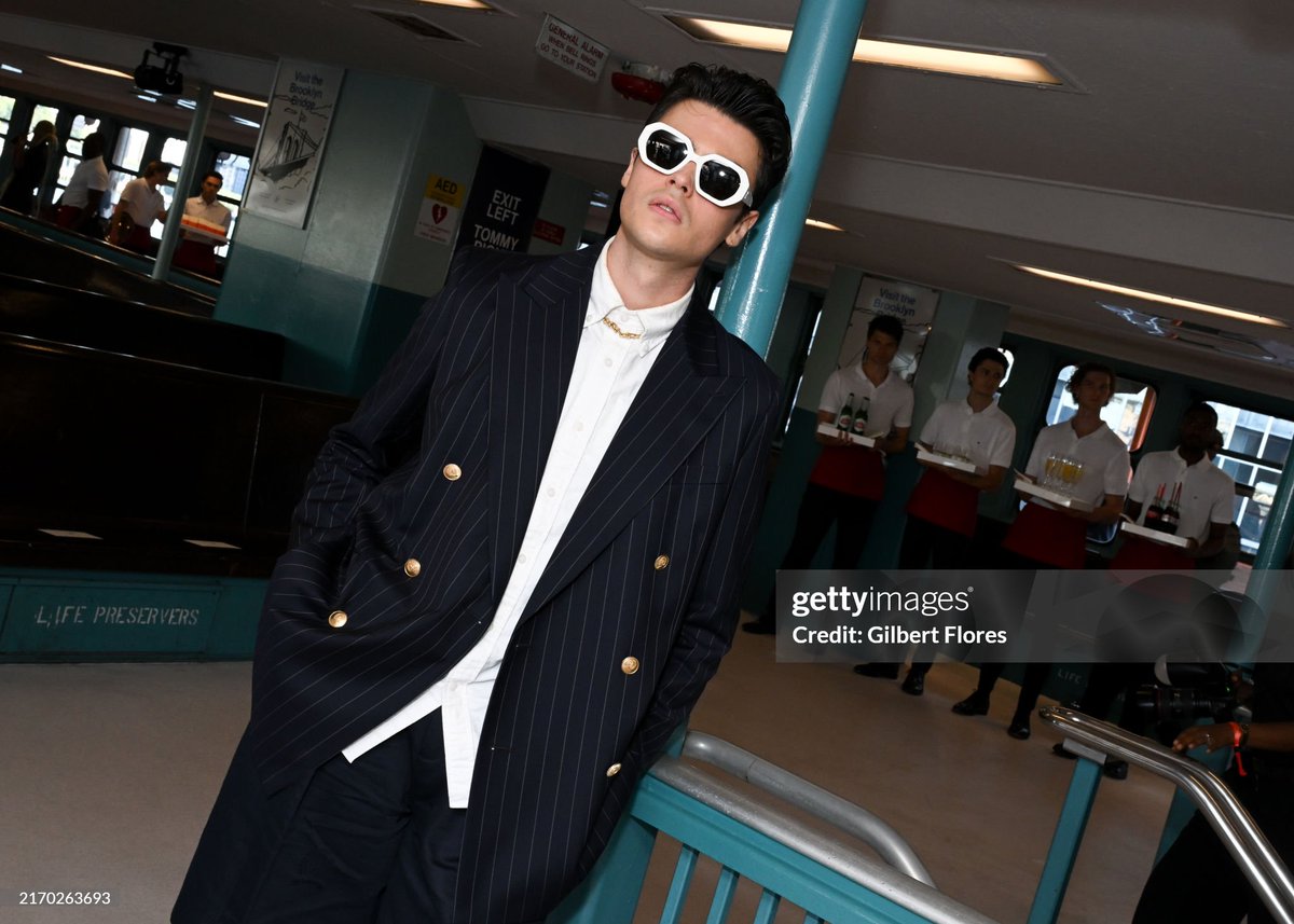 archivemallard's tweet photo. felix mallard being the most beautiful man alive!! felix at new york fashion week 2024 https://t.co/CjkukrYp7o