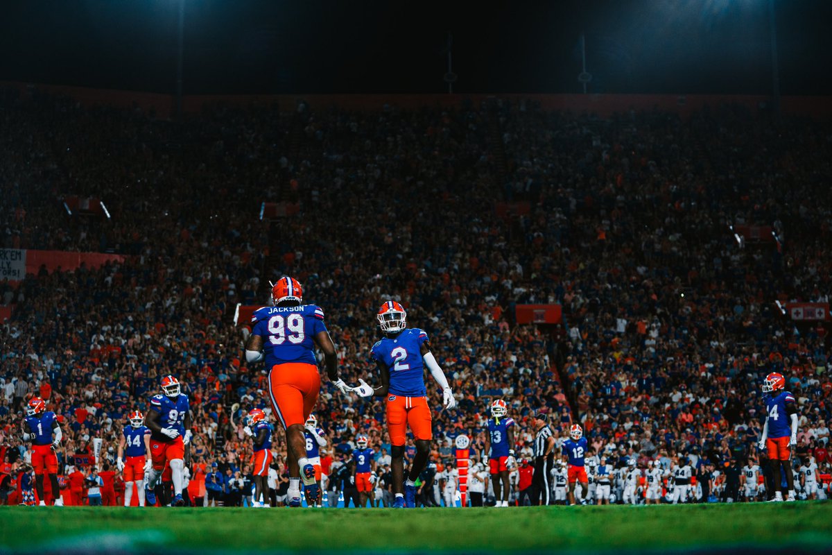 CamJackson72's tweet photo. Forever Rocking with This Group 🤞🏽 🧡💙 https://t.co/3raoqRaC2u