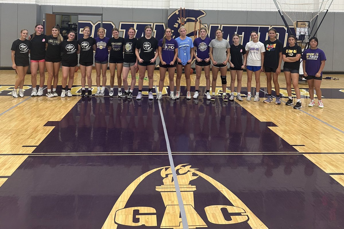 TBHSGirlsBB's tweet photo. Enjoyed being back in the gym with these girls. Great job by these players working to improve their individual skills. 
#BeAPlayer https://t.co/6JJQtAStE0