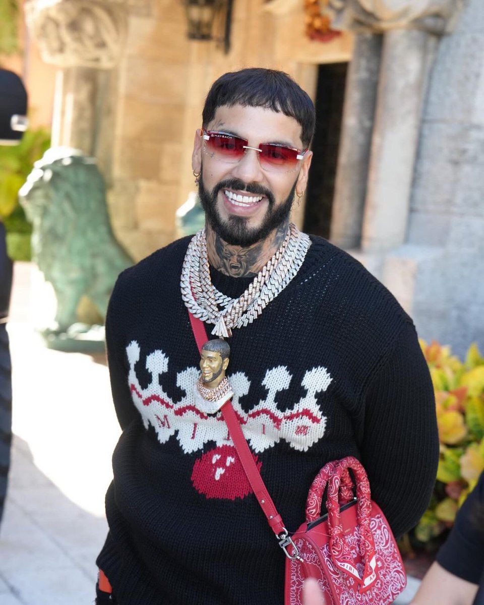 legendanuel's tweet photo. EL PAPÁ DE TODOS

EN LA MÚSICA Y LOS NEGOCIOS. 🐐 https://t.co/RAgq7Lf7Hh