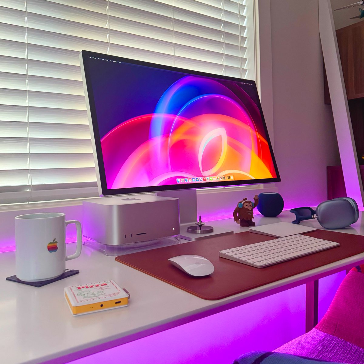 Basic Apple Guy tweet media