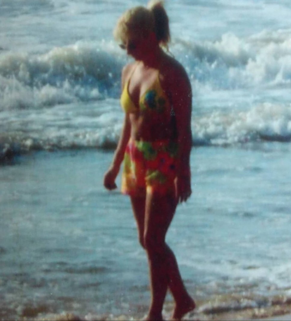 RockLovesMe2's tweet image. #SexySunday #funkyvibes 
#OCMD ❤️🤘🌺🌞👙p
Will for the most part be off
line this week. 

Taking a much needed 
break at the ocean with 8 friends. ⛱️🍻🍹😎

I hope you have a peaceful 
and fantastic week. 
Sending big love! 🗣💞💞
#keeprockin #YouMatter  
#biglove #musicrules