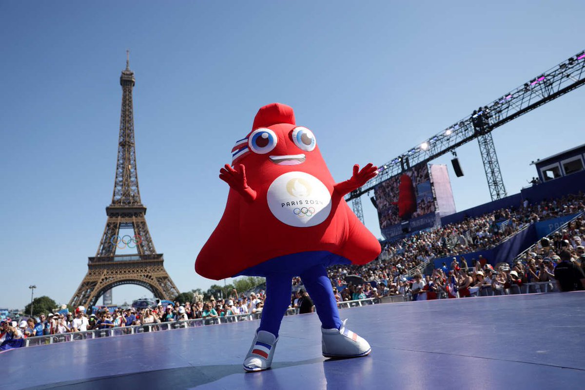 “C'est un amour de vacances, une histoire sans lendemain
Mais à laquelle on repense les yeux plein de chagrin
Avec la meme impuissance face au temps assassin
Dans l'indolence, grand orphelin
Il n'y a pas une seconde où je ne pense à toi”
#Paris2024 #Phryge #Paraphryge #Phryges 😭