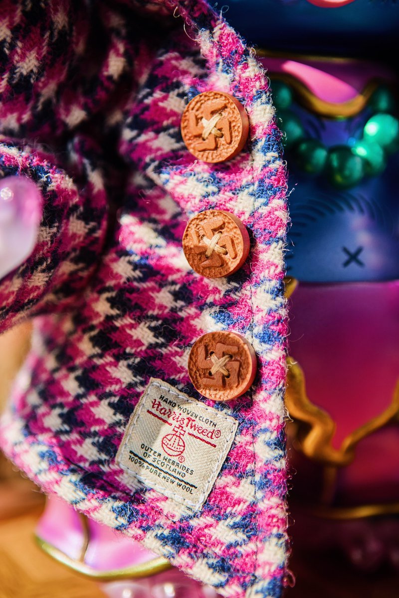 My first ever custom toy!
Today is the last day to bid for Hanuman on its auction sale. ✨

Bid + Instructions: forms.gle/HzArAoLjEmNbRE…