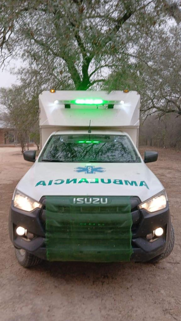 msaludpy's tweet photo. #SaludInforma | Dos móviles salud de la XVI RegiónSanitaria, Boquerón, con equipos de contingencia conformados por médicos y licenciados, provistos de medicamentos, insumos y oxígeno, acompañan este domingo como apoyo a la @senparaguay y a los bomberos, en zona de Chovoreca. https://t.co/wBZEQLSmDS