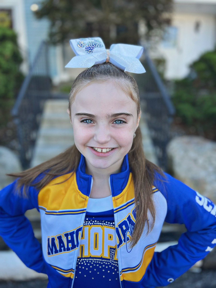 CaiteeDonovan's tweet photo. Cleaned up nicely for a beautiful wedding and then back in my Nikes for Scarlett’s First Game Of The Season! 💙💛
#LetsGoPac
@MahopacSchools @MahopacSEPTO @BlessingMahopac @leighgal_LKV @ARPanthers @michelle_tween https://t.co/N28zrpggoH