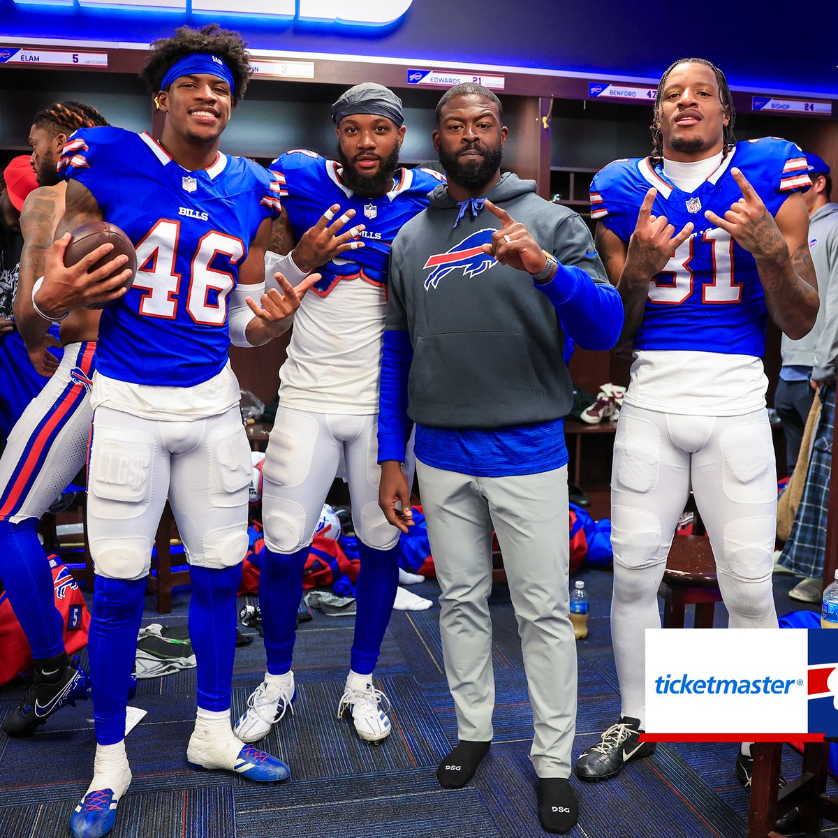 BuffaloBills's tweet photo. Club Dub. 😎

@Ticketmaster | #BillsMafia