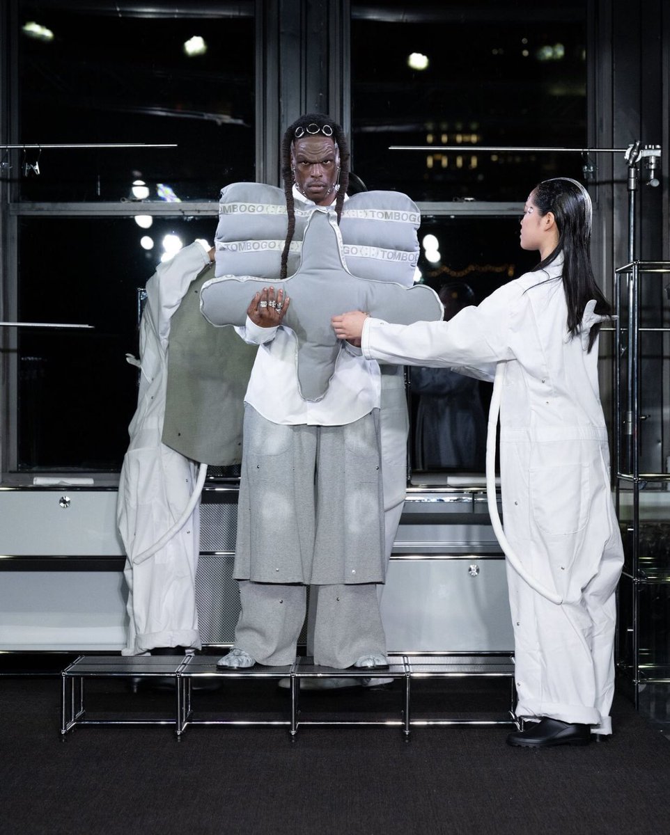 Leader of cult for <a href="/TOMBOGO/">TOMBOGO</a> &amp; KMEWORLD ✅ thnx <a href="/HYPEBEASTStyle/">HYPEBEAST Style</a> #NYFW