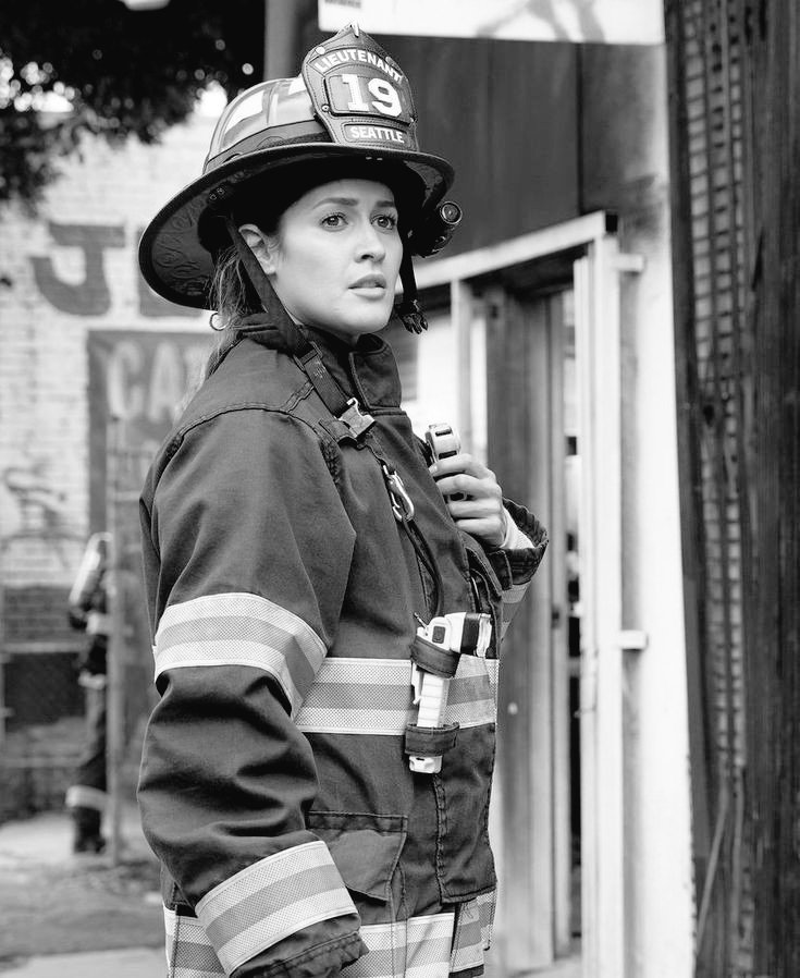 ⥇ Aᥒdrᥱᥲ Hᥱrrᥱrᥲ

⥇ Pᥲrᥲmᥱdιᥴᥲ

⥇ Bombᥱrᥲ 

⥇ Estᥲᥴιóᥒ 19 - Estᥲᥴιóᥒ 10