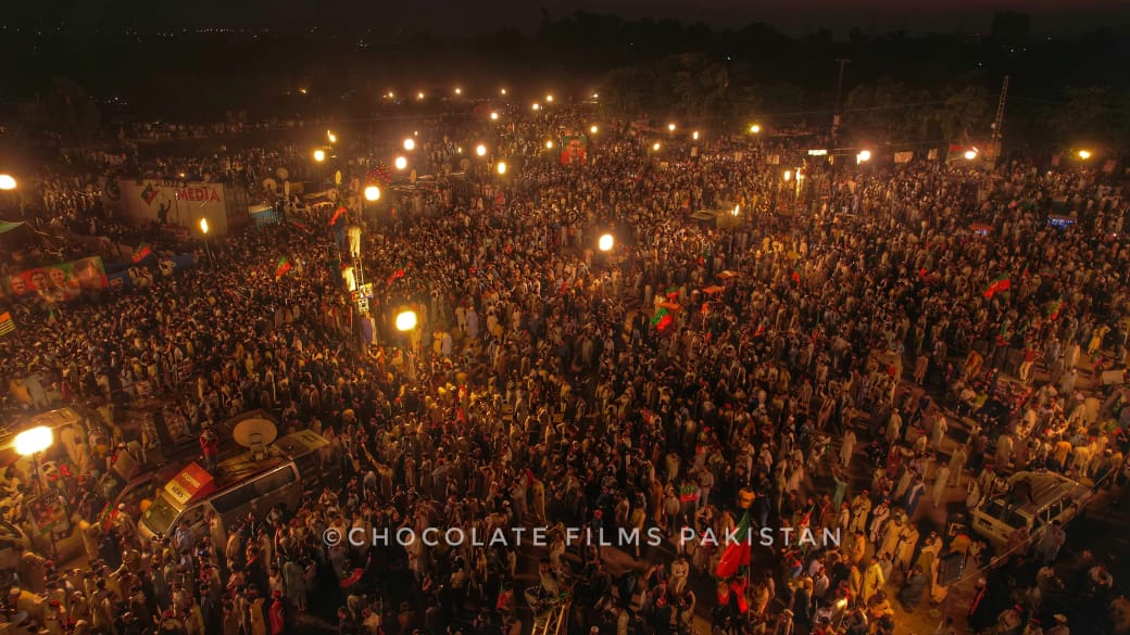 PTIofficial's tweet photo. بدترین فسطائیت اور ظلم کے باوجود عوام کے حوصلے پست نہیں ہو سکے، وہ عمران خان کی ہر کال پر نکل کر بار بار اپنا فیصلہ سنا رہے ہیں!
#خان_کی_کال_قوم_کی_للکار https://t.co/hg4jDAb9Zo
