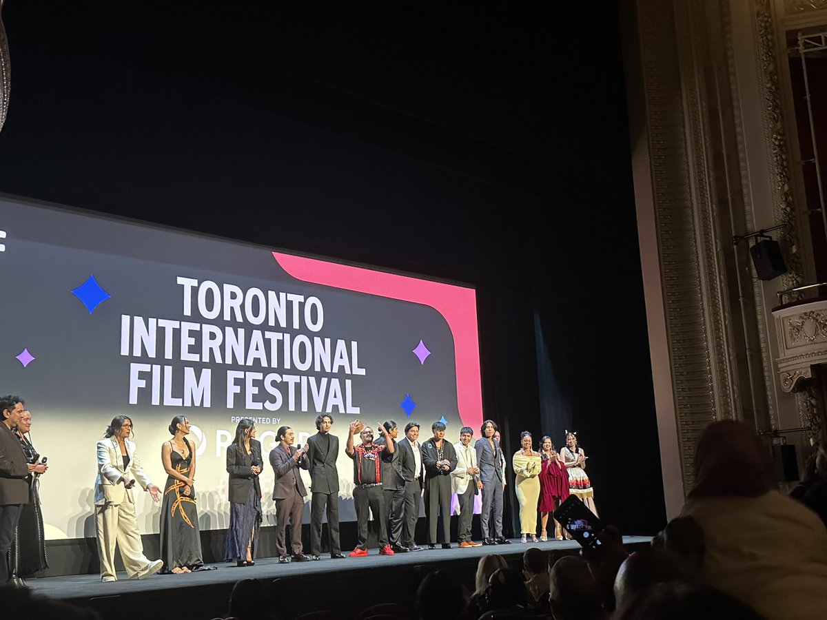 flickchickdc's tweet image. The cast of #RezBall gets a rapturous applause at #TIFF2024! This is a sweet, authentic love letter to the Navajo nation. Love that director Sydney Freeland celebrated the power of culture through the lens of a basketball team. #TIFF2024