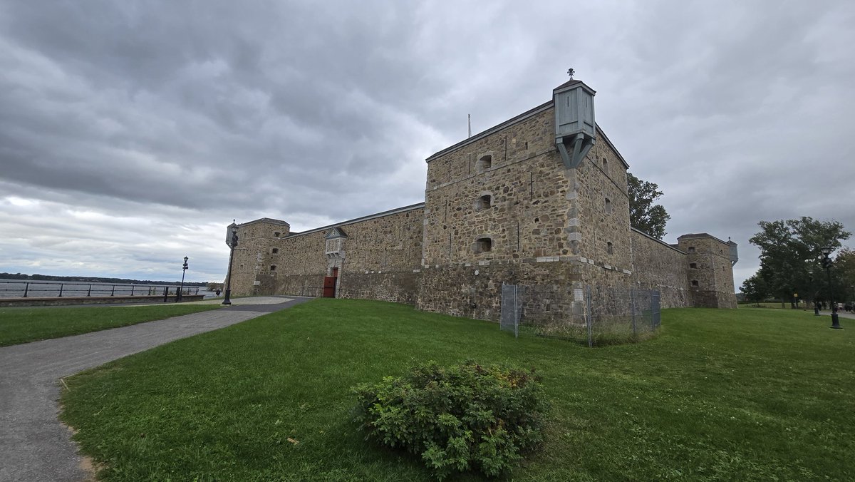 ProjectWargami1's tweet image. A couple of forts today and Plattsburgh. Ticonderoga and Chambley. French forts are sure pretty but they keep blowing them up as they retreat.