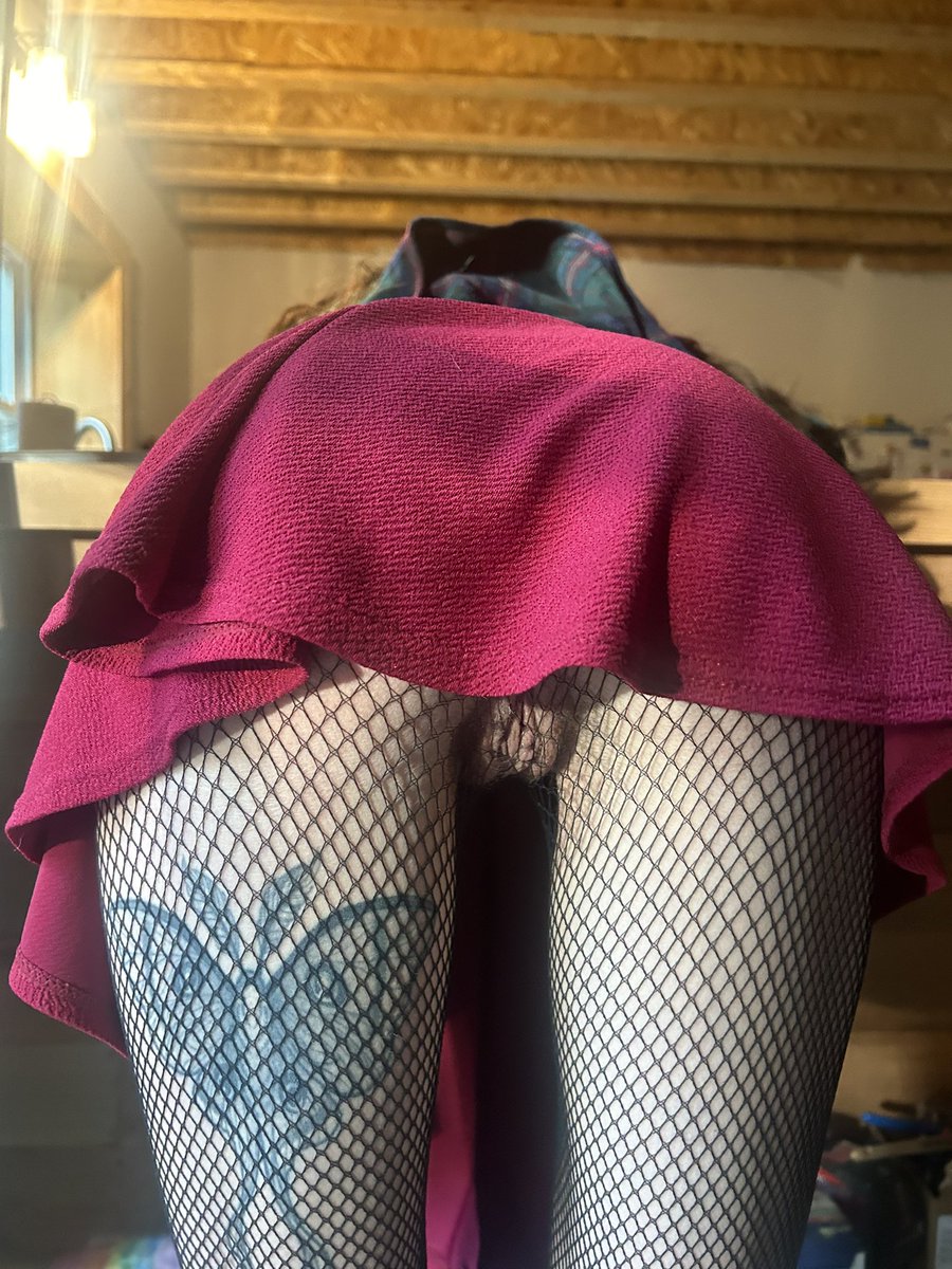 TrailerHitch_'s tweet photo. #milf #nh #nsfw #pussy #fishnets #petite #onlyfans https://t.co/ENVpehOdV1 https://t.co/qEGpVMz4Sq