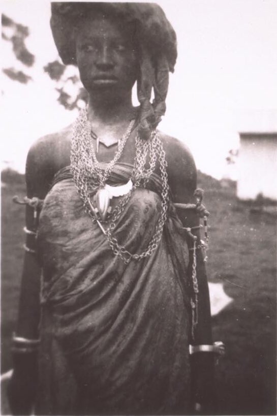 African crowns tweet media