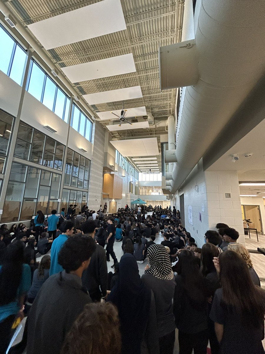 Thank you to our Peer Mentors for facilitating an incredible Welcome Week for Gr 9 students <a href="/StKateriHCDSB/">St Kateri Tekakwitha CSS</a>!  Off to a strong start and looking forward to a great school year!  Go Thunder! ⚡️ 

<a href="/HCDSB/">Halton Catholic DSB</a> <a href="/katerihcdsb/">St Kateri Tekakwitha, IB Candidate School, HCDSB</a>