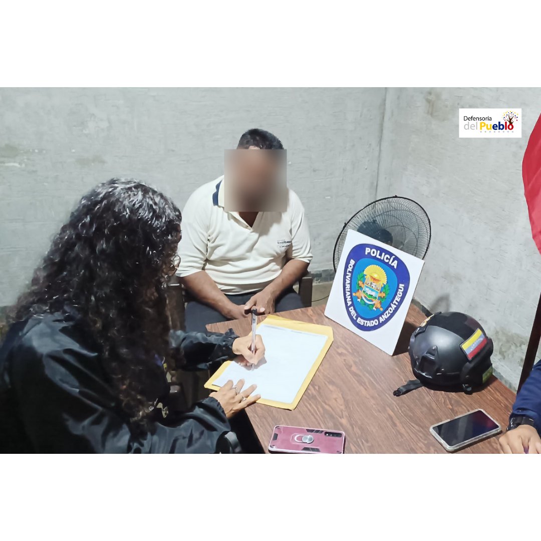 DdP Anaco: La Defensora Municipal MSc. <a href="/NilkaLara/">M.Sc. Nilka Lara</a> y el funcionario Abg. Aarón Briceño realizaron Jornada de Actualización Procesal a Privados de Libertad en el Centro de Coordinación Policial Aragua de Barcelona de PoliAnzoátegui.
<a href="/Defensoria_Vzla/">Defensor del Pueblo</a>