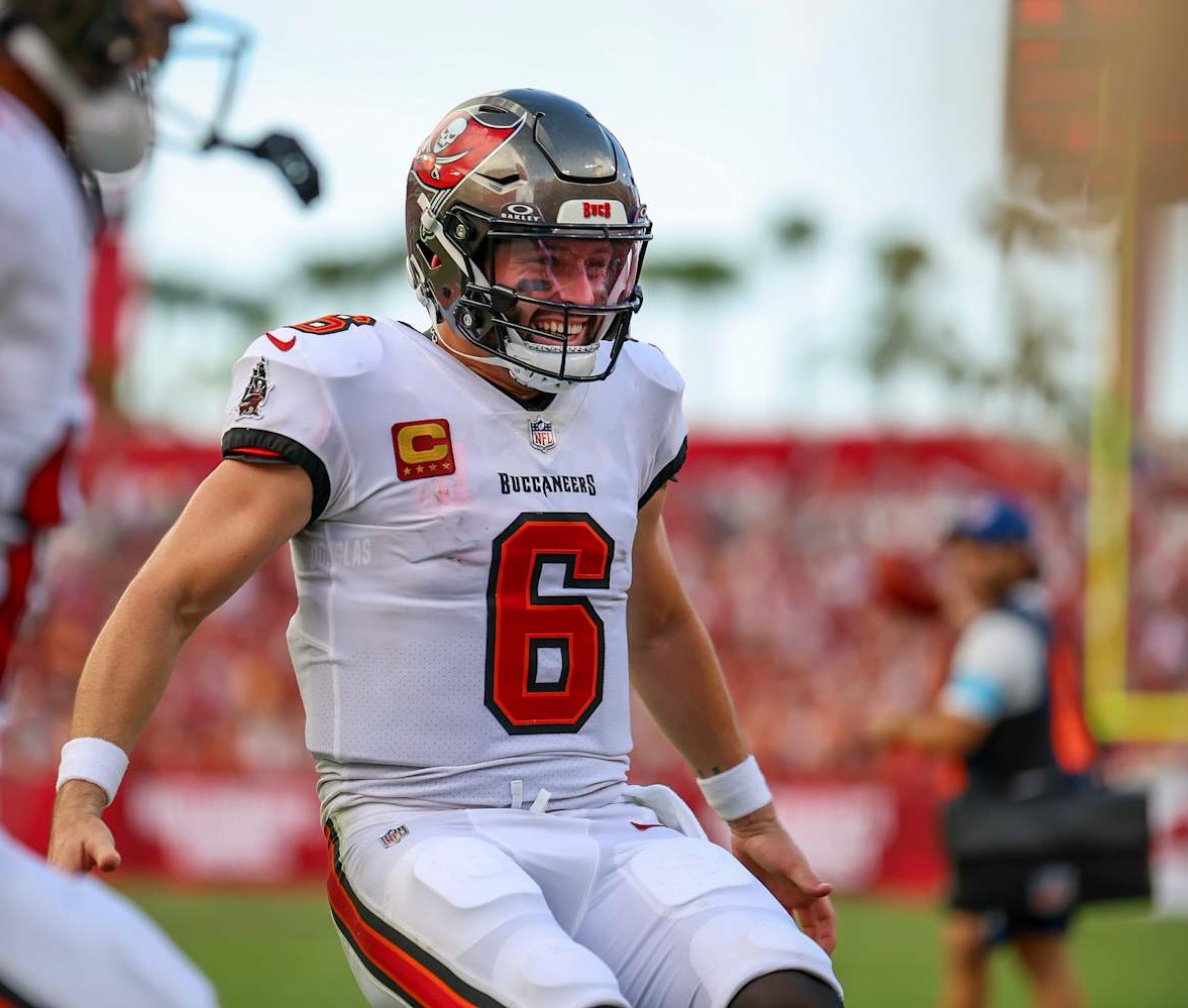 Baker Mayfield today:
• 289 yards
• 4 TDs
• 146.4 RTG
• 1 win

LET BAKER BAKE 🧑‍🍳🔥