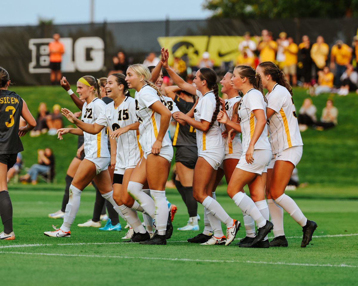𝗚𝗢𝗔𝗟 𝗔𝗟𝗘𝗥𝗧 ⚠️

No. 22 Iowa 1, Baylor 0 

<a href="/RieleeFetty/">Rielee Fetty</a> x #Hawkeyes