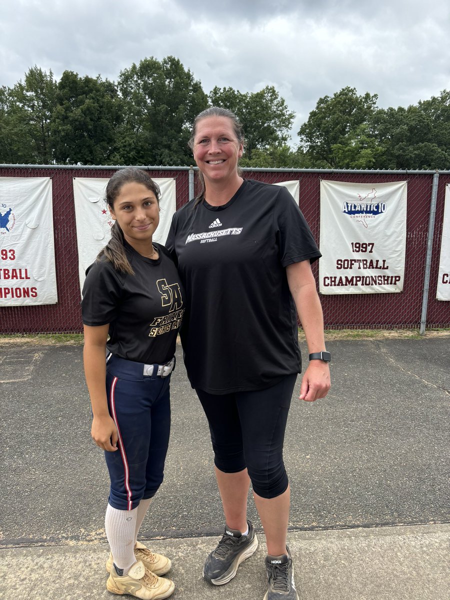 Ellakatz26's tweet photo. Had a great time at @umasssoftball camp this weekend. I loved getting great feedback from the players and coaches. https://t.co/GPQFmGbryj
