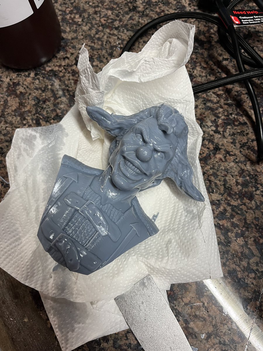 TheYankeeJones's tweet photo. After 14 hours on the printer the main part of my jack the clown bust is finished. Now for a good clean, filling/ sanding, and finally a paint! @Mrfurious32821
#HHN2024 #jackisback #universalstudios #halloweenhorrornights https://t.co/0czRZPczHI
