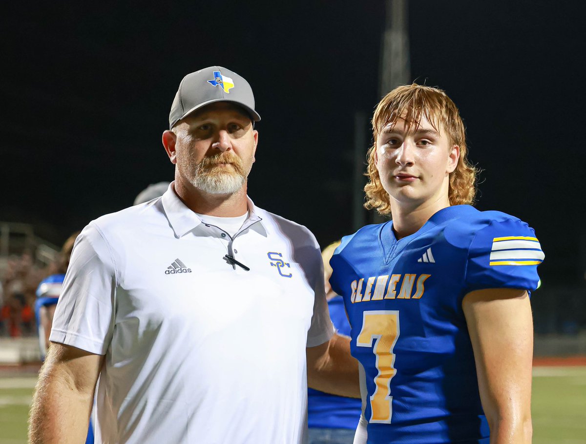 Mrs_CoachD's tweet photo. 💙 seeing these two on the same field again. @Coach_Dierschke @CaseDierschke https://t.co/knYPBysUBz