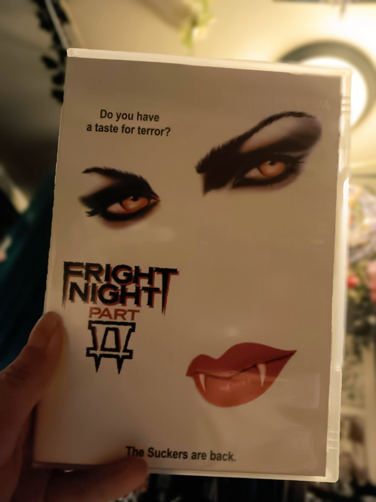 lana_drop's tweet photo. Well, even thow, I missed a few nights of our #vampiremovieMarathon we are now on night 9. Here is another classic we are watching together tonight over video chat. With my horroe queen Eevie. #frightnight2 #horrorclassic #Horrorfam #horrorfamily #NowWatching #mutanfam https://t.co/4DZEz7xV3v
