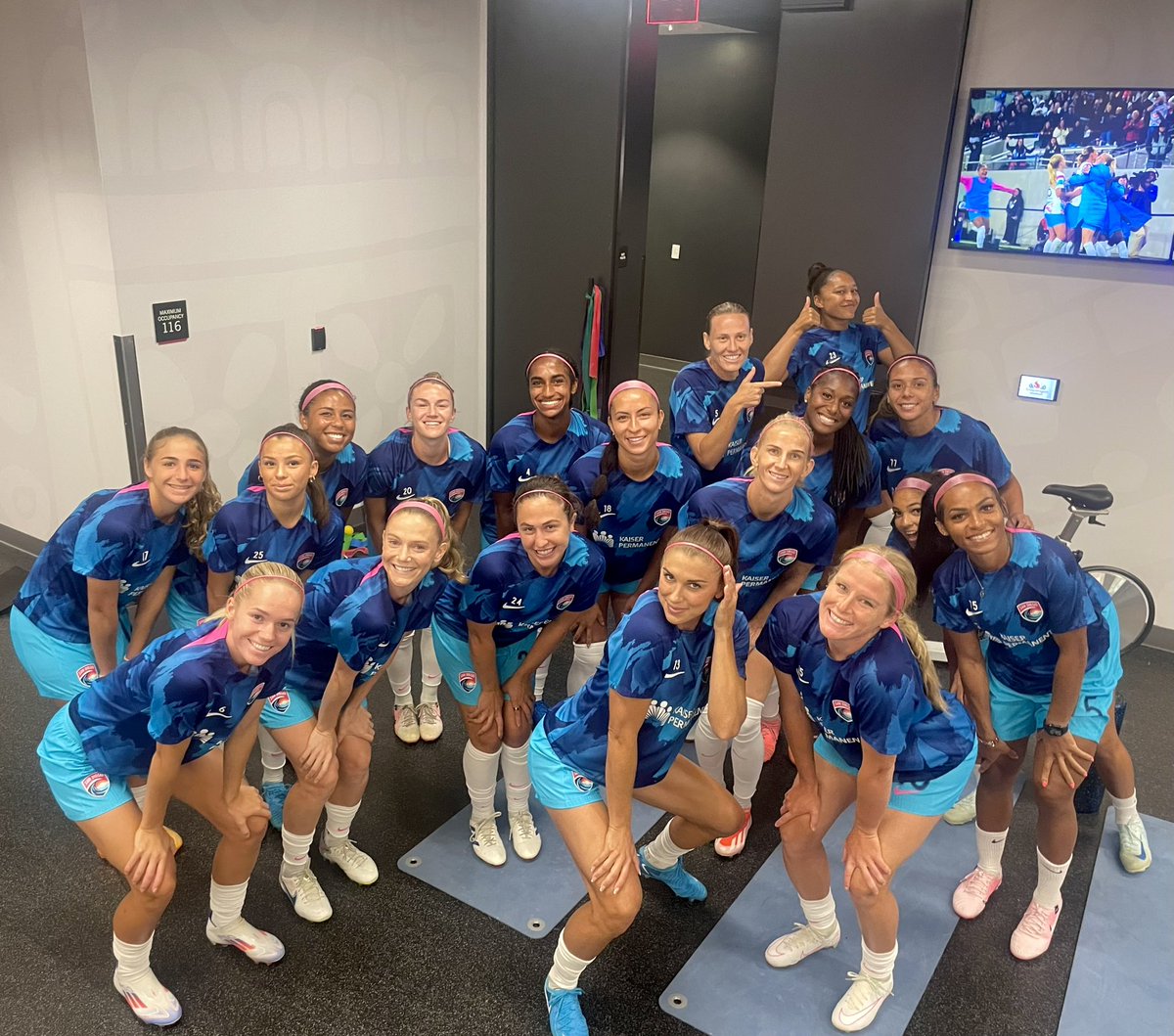 sandiegowavefc's tweet image. AM13 &amp;amp; pink prewrap name a more iconic duo