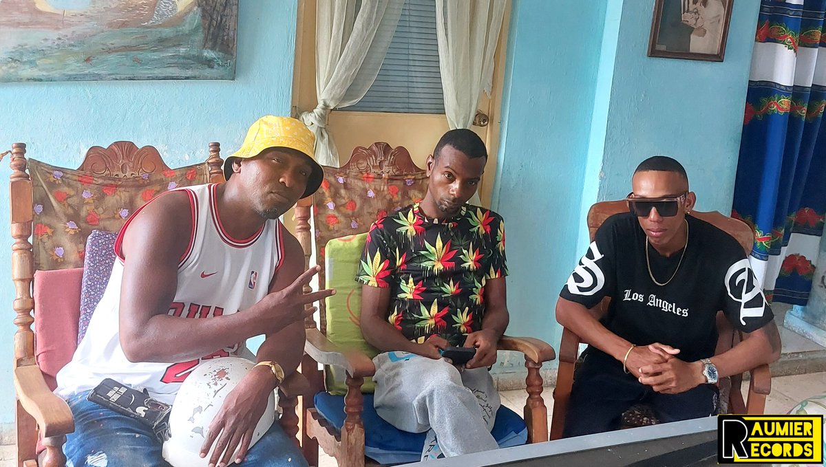 El1IDER's tweet photo. Reunión #KingCompany #PaumierRecords
@mcgoldy #BlackBoy @kingcompanyrecord @el1ider
Aquí discutimos las estrategias tácticas y modo de trabajo, están listos para una nueva etapa de música a otro nivel?
Pendientes 👀 https://t.co/rowKveCvTC