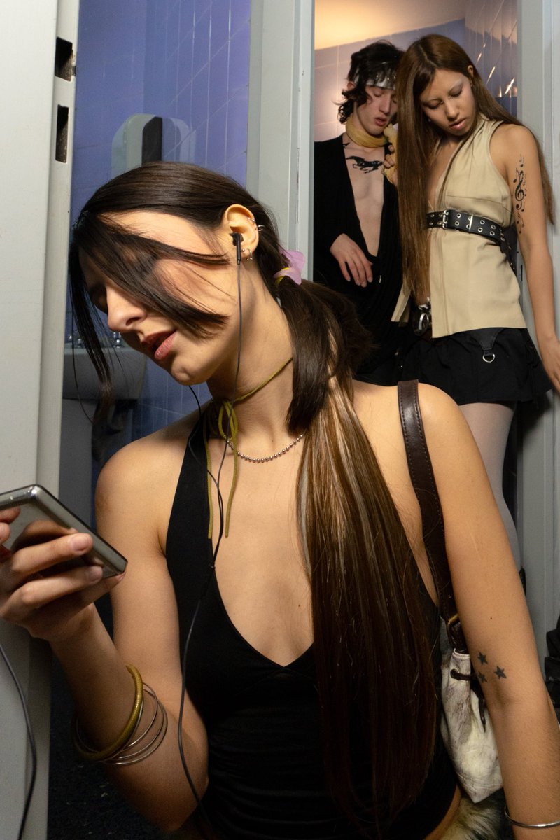 “EQetamine”. By EQ. 3 días / 3 days. 
Pre-save: lnk.dmsmusic.co/eqestratosfera…