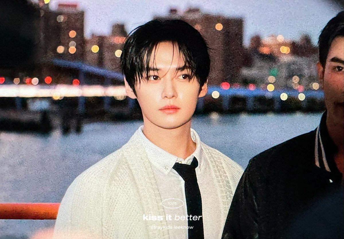 kissitbetter_98's tweet photo. 240908 NEW YORK FASHION WEEK 
🌙🏙️🌉
#StrayKids #스트레이키즈 #리노 #LeeKnow  #LEEKNOWxTommyHilfigerSS25 #LEEKNOWatNYFW25 @Stray_Kids @TommyHilfiger https://t.co/wgqeVHkOlK