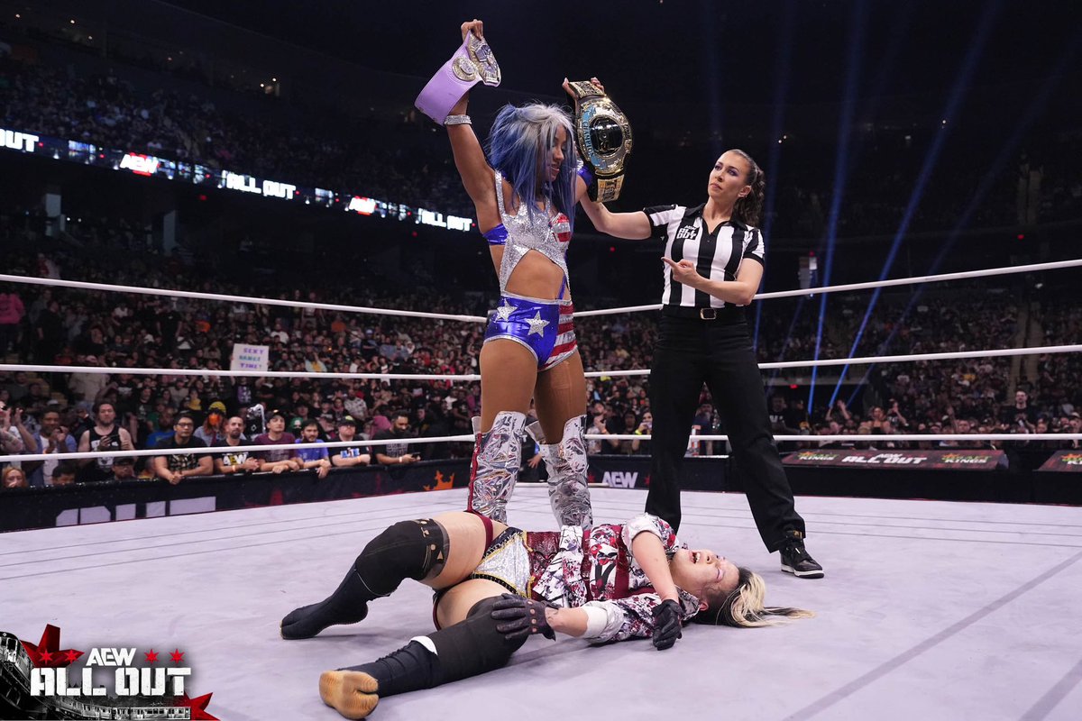 KV, M: such a lil’ gem. ﹩ NOT @MercedesVarnado tweet media