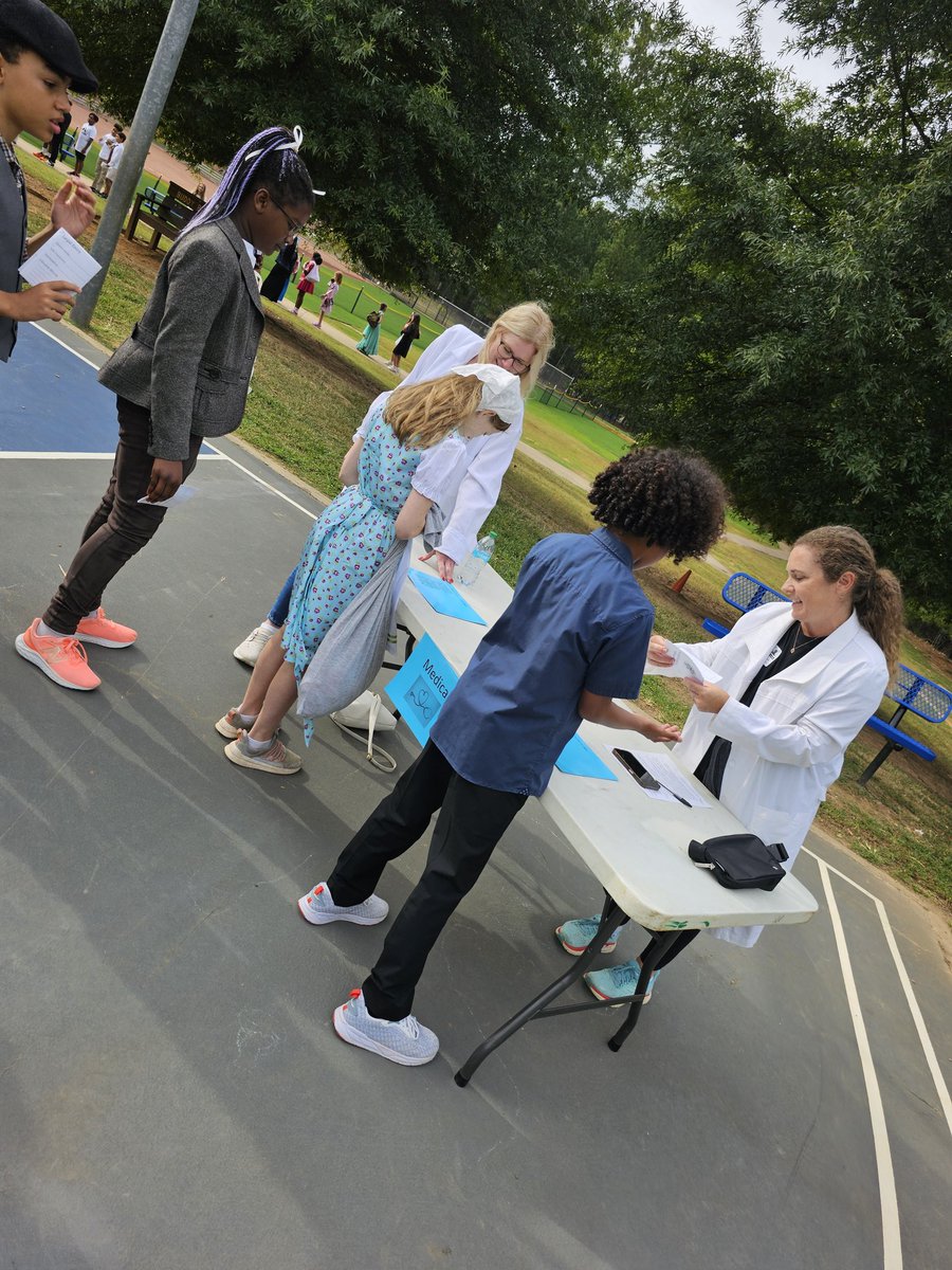 Danielle Miller (@hpointprincipal) on Twitter photo <a href="/HighPointFCS/">High Point: Fulton</a> 5th grade scholars simulation an immigration experience to close out their <a href="/iborganization/">International Baccalaureate</a> unit🌏 #HighPointHighImpact <a href="/HighPointFCS/">High Point: Fulton</a> 5th grade scholars simulation an immigration experience to close out their <a href="/iborganization/">International Baccalaureate</a> unit🌏 #HighPointHighImpact
