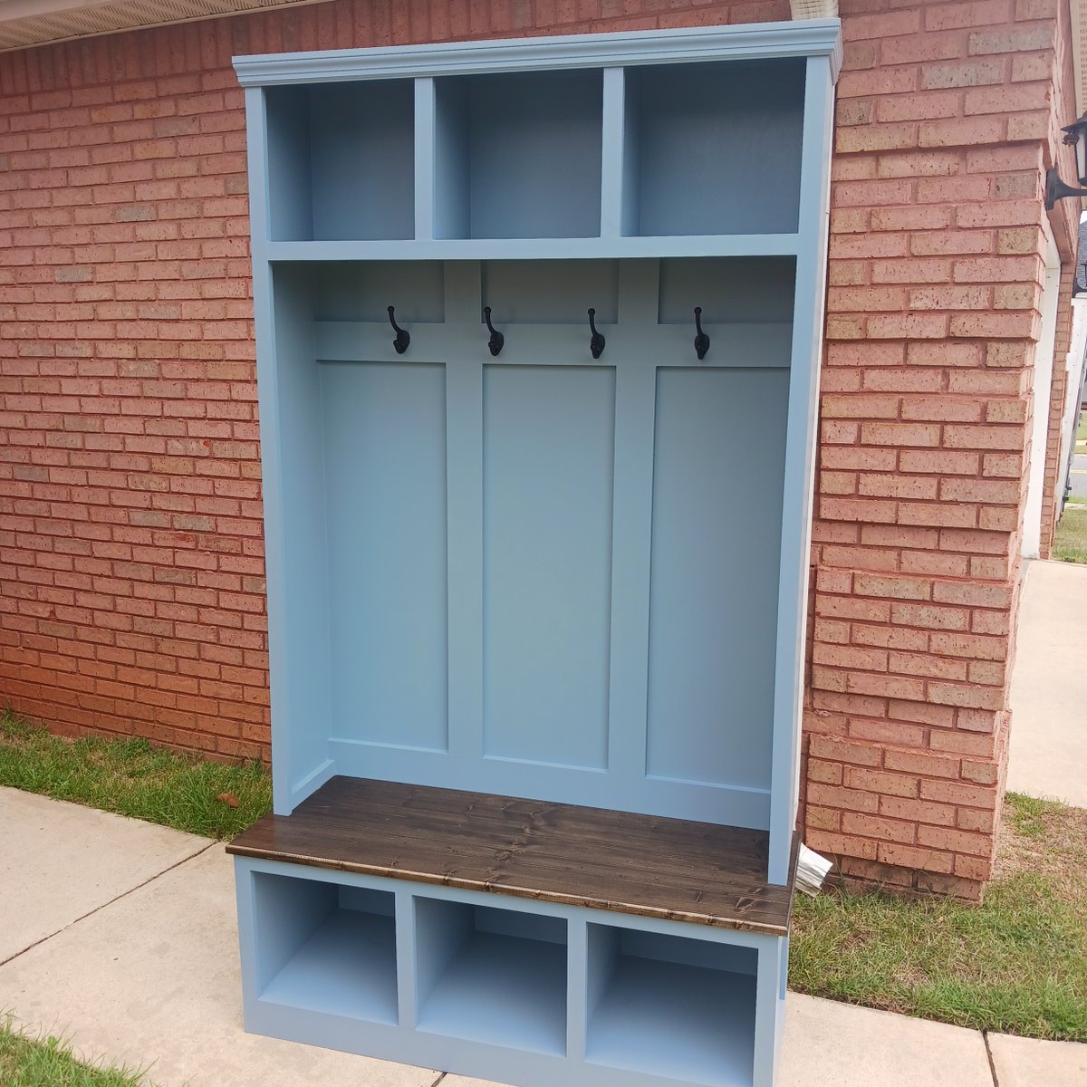 traffictechie's tweet image. Just finished another Halltree, It is for sale on mredsworkshop.com it is 48 inches wide and 84 inches tall. Shipping is included in it&apos;s price and the builder brings it to you personally.