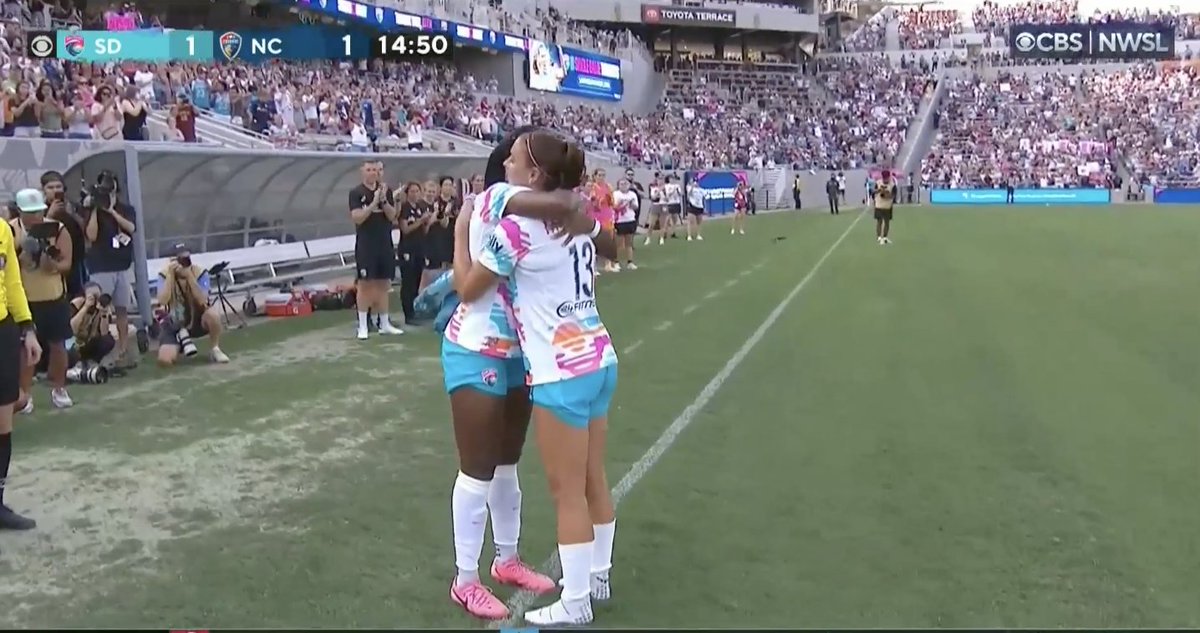 FOXSoccer's tweet photo. Alex Morgan comes off the pitch for the last time in her career ❤️

What a moment for an absolute legend 🐐🇺🇸 https://t.co/RUf7mE4A9S
