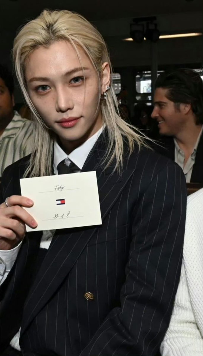 feliznavidad33's tweet image. The man with the invitation 

PRINCE FELIX x TOMMY HILFIGER
FELIX TOMMY HILFIGER NYFW
#FELIXxTommyHilfigerSS25
#FELIXatNYFW @TommyHilfiger