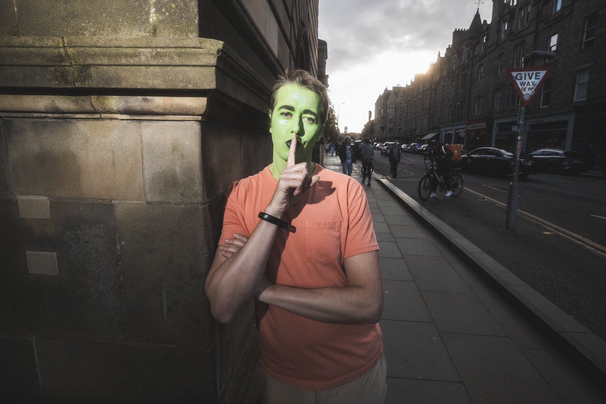 I miss #edinburgh and <a href="/justoffthesix/">Andrew Levy</a> is such an amazing photographer my god!