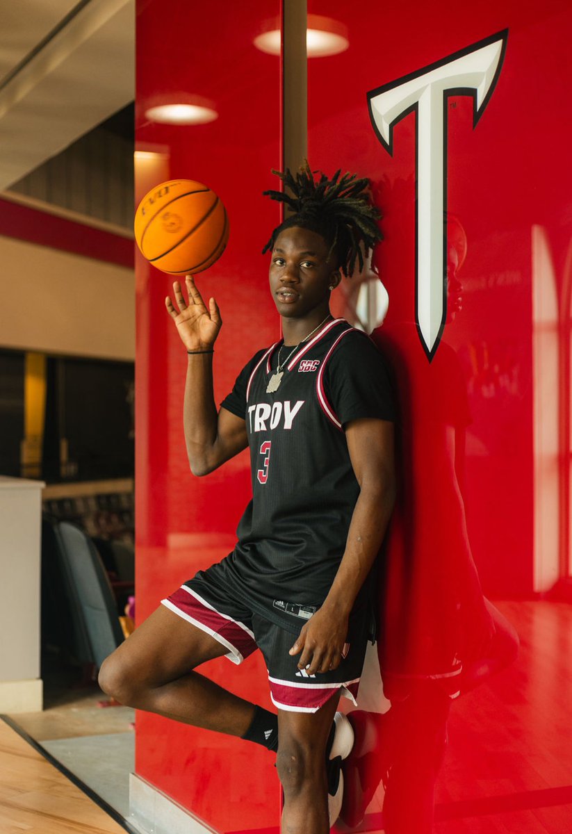 𝙀𝙢𝙢𝙖𝙣𝙪𝙚𝙡 𝙈. 𝘾𝙡𝙖𝙧𝙩𝙤𝙣  tweet media