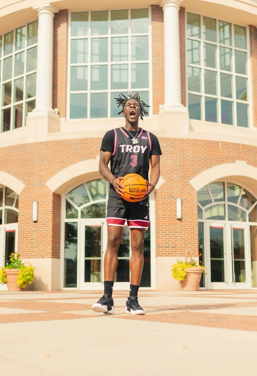 𝙀𝙢𝙢𝙖𝙣𝙪𝙚𝙡 𝙈. 𝘾𝙡𝙖𝙧𝙩𝙤𝙣  tweet media