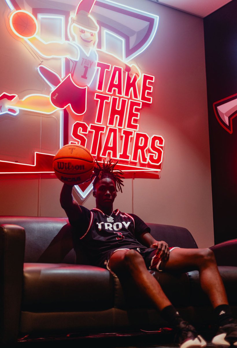 𝙀𝙢𝙢𝙖𝙣𝙪𝙚𝙡 𝙈. 𝘾𝙡𝙖𝙧𝙩𝙤𝙣  tweet media