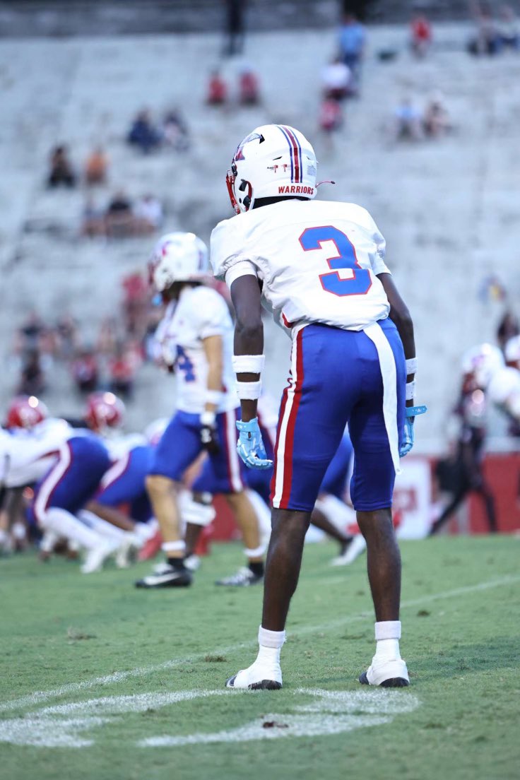 SomadEaddy's tweet image. Back to getting better 2-0 #KeepSleeping #StayOnThatSide #Warriors⚔️ #NewWeek

@RHS_FB @warriorRsports @MattRochester50 @T_Wright66 @DAWGHZERECRUITS