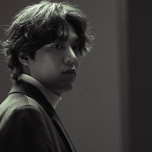 I have a new screensaver for my phone #LeeMinHo