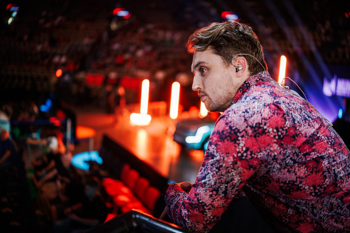 An unbeatable event. Just the icing on the cake of this year.

Thank you to the #LEC talent &amp; crew for welcoming me with open arms to such an amazing show.
I have had a blast and I hope you've had a blast listening to me this year.