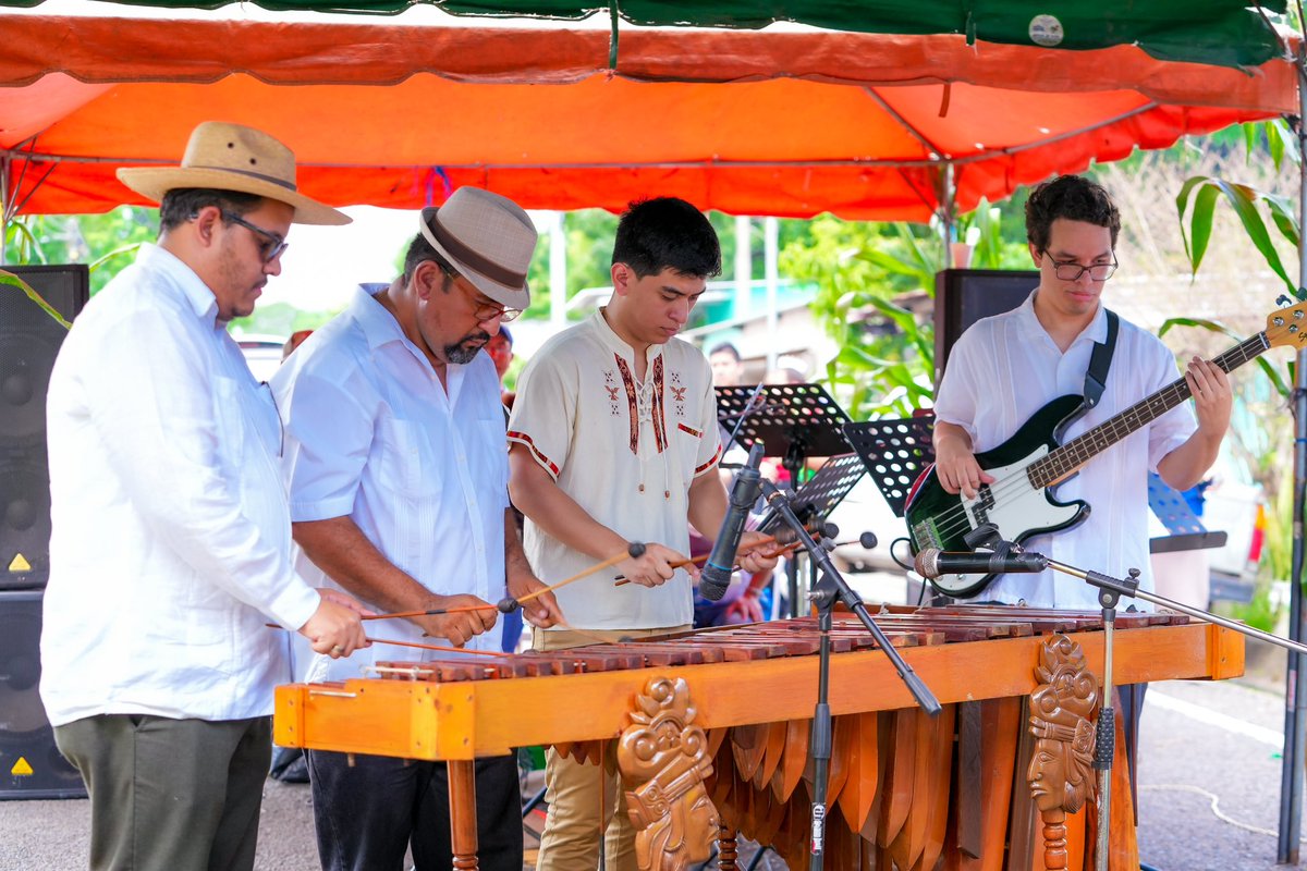 SalvadorChacon_'s tweet photo. Es un honor apoyar a nuestra población y mantener vivas nuestras tradiciones. ¡Gracias a todos los que hacen posible esta fiesta de cultura y unidad!
#DistritoJayaque #TrabajandoPorLaLibertad🇸🇻 https://t.co/ysKlIQR9uw