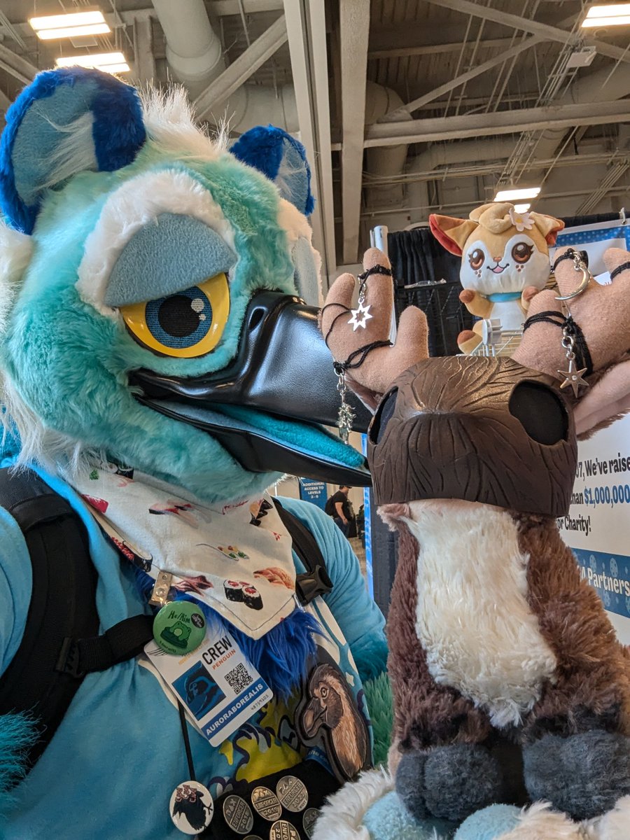 AuroraPenguin's tweet photo. Said hi to a friend! @StorySquadCast https://t.co/fPYccrSQJN