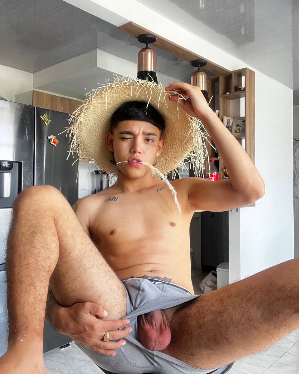 Quieres cabalgar conmigo? 🤠

onlyfans.com/kevincaicedo69