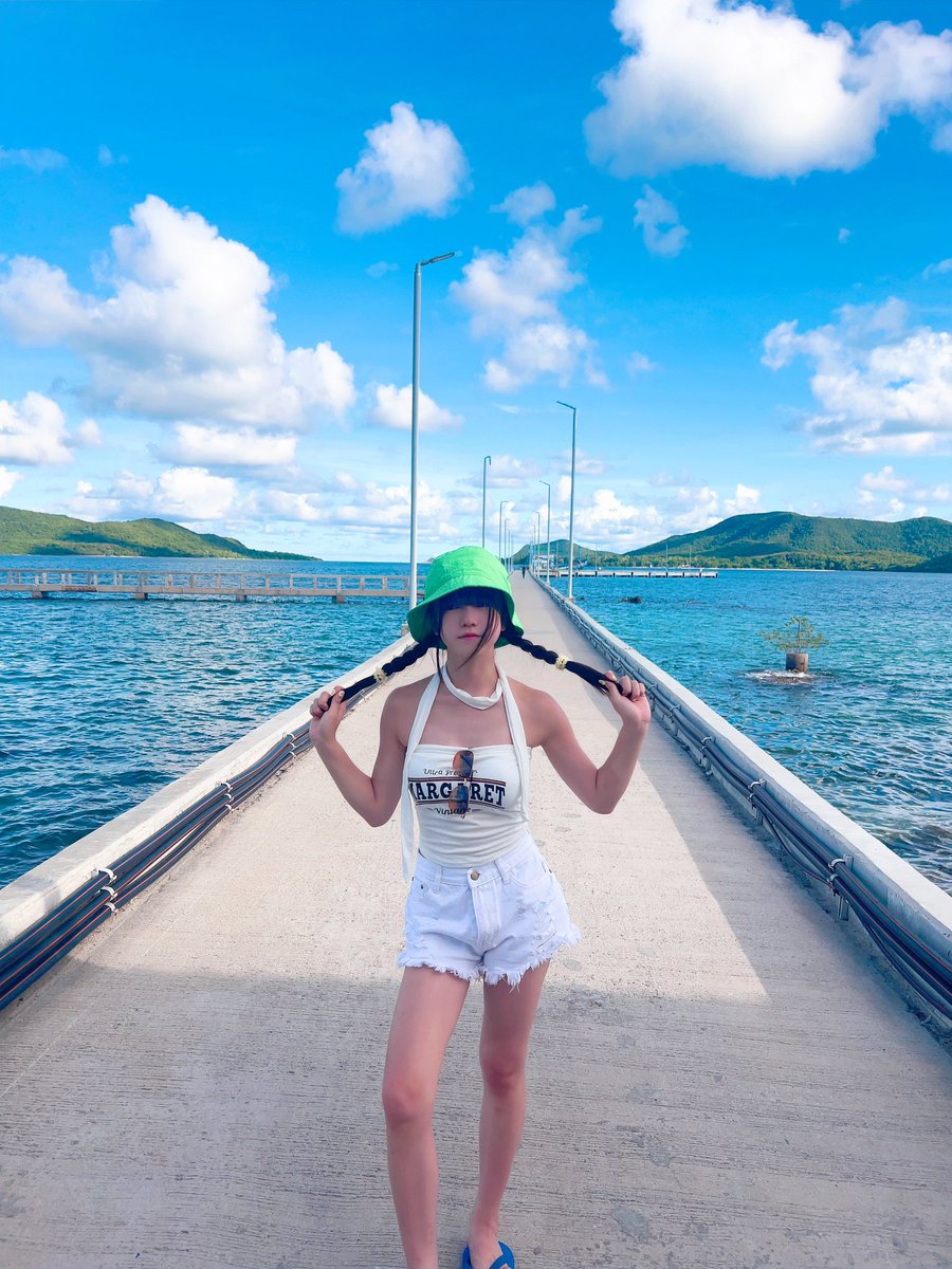 kokoa_616's tweet photo. 夏休み終了〜🏖️🍉🌻
宿題📖´-全部終わった¨̮ https://t.co/IGyDTCSWtv